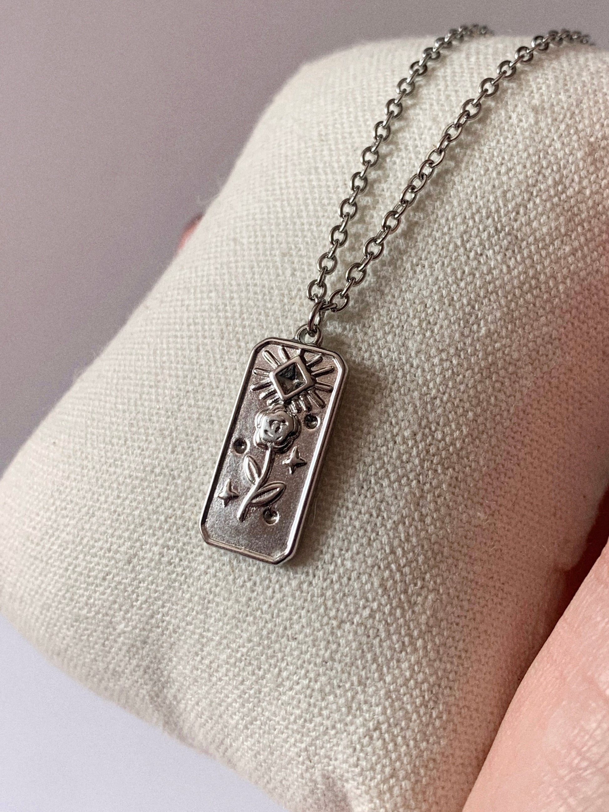 Collar Rosa - Hey.Vortex