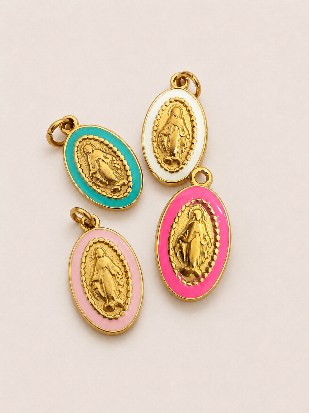 Charm Virgen