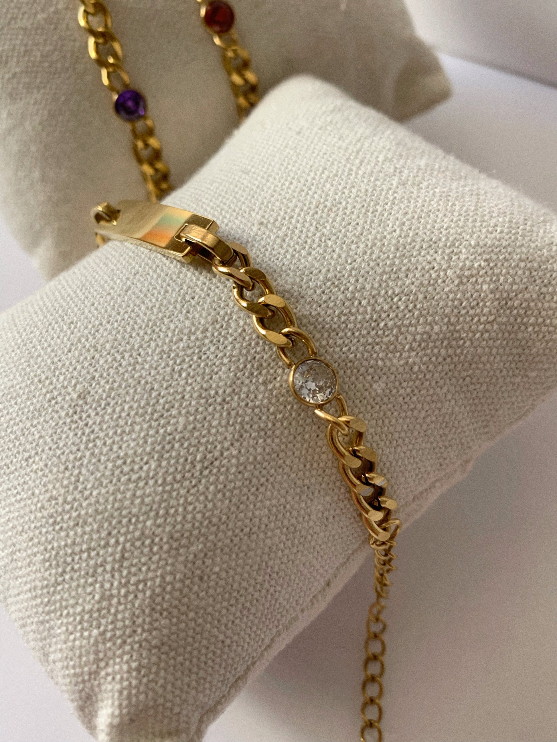 Pulsera zircón dorada - Hey.Vortex