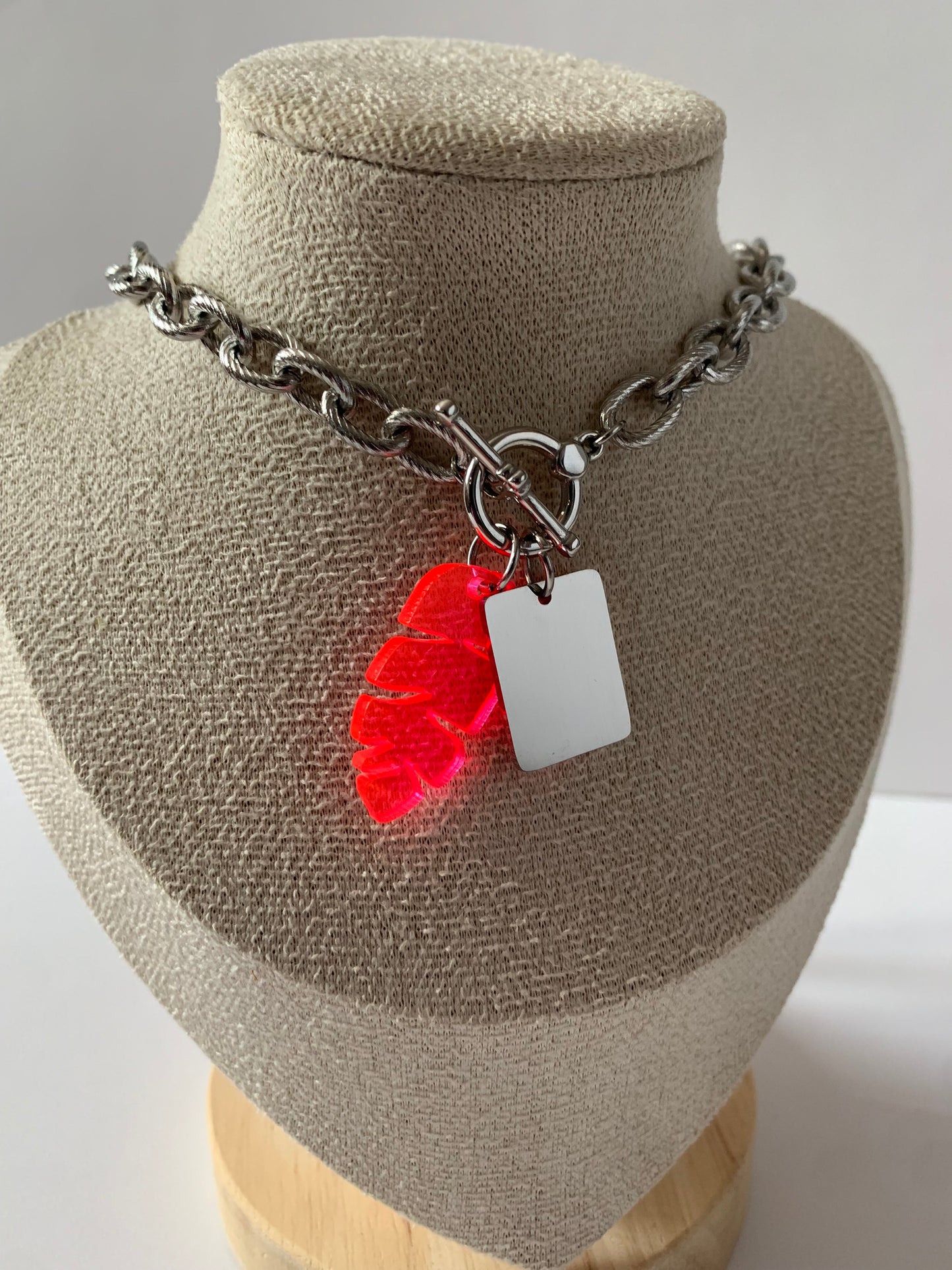 Collar hoja neón - Hey.Vortex