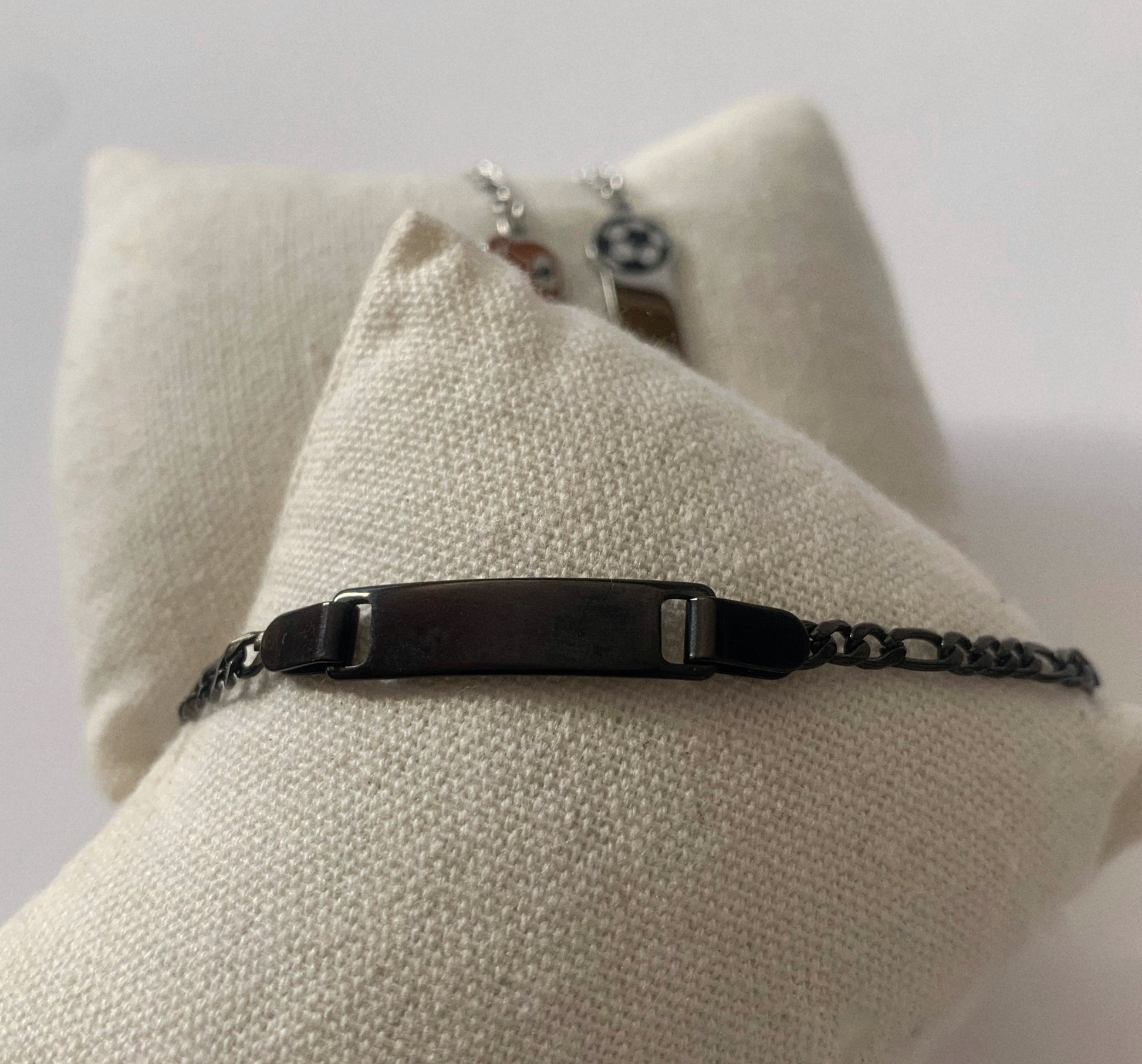 Pulsera negra peques - Hey.Vortex