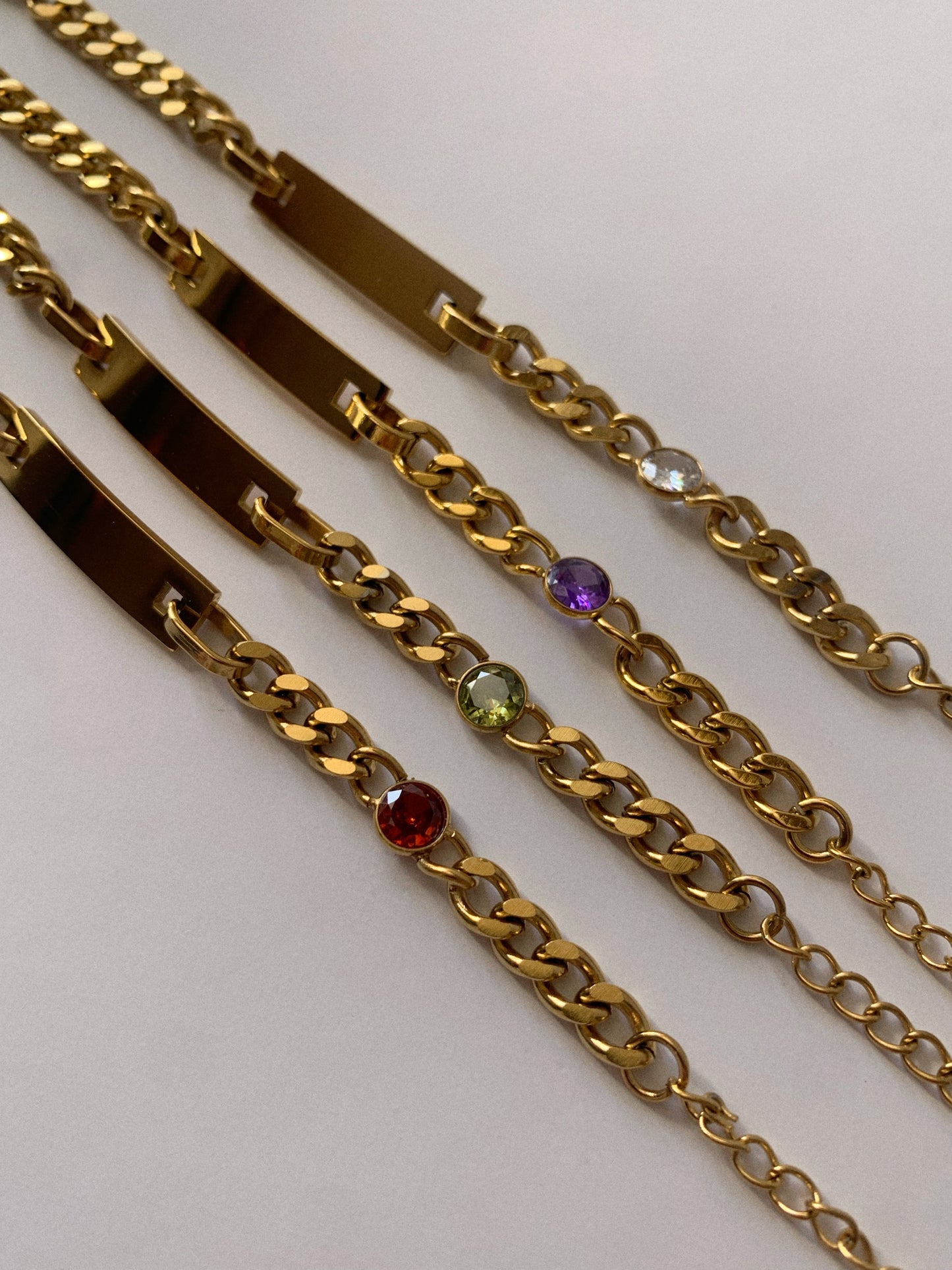 Pulsera zircón dorada - Hey.Vortex